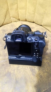 نيكون Z5 فقط بدي  الكامرة نضيفة 95% للتواصل واتساب  07806116051