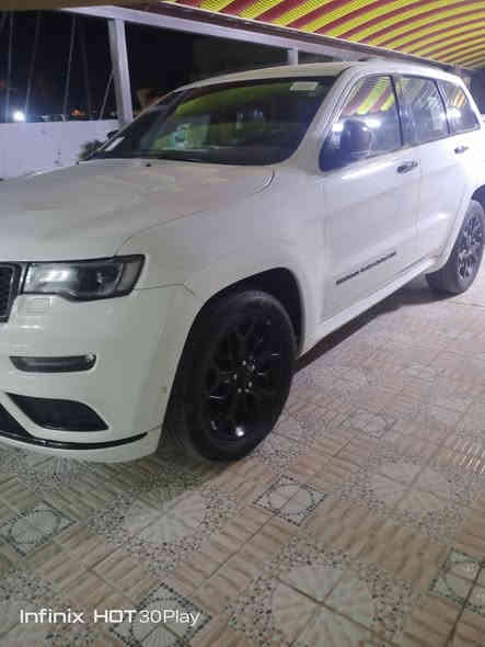 سلام عليكم
جيب كراند شيروكي فئه sاس (خليجي)ام رادار موديل2022 فول مواصفات وكاله هارلم ام ضمان المحرك6
ملاحضه السياره مغلفه بي بي اف كامل ppF سياره مكفوله كفاله عامه من صبغ من ضربه  سياره ماشيه 21 الف ميل نقطه عاميه 
داخل احمر 
دفع رباعي 4x4
 رقم سياره  اربيل 
سعر سيارة 42 بي مجال 
العنوان الرمادي 
رقم ***********
