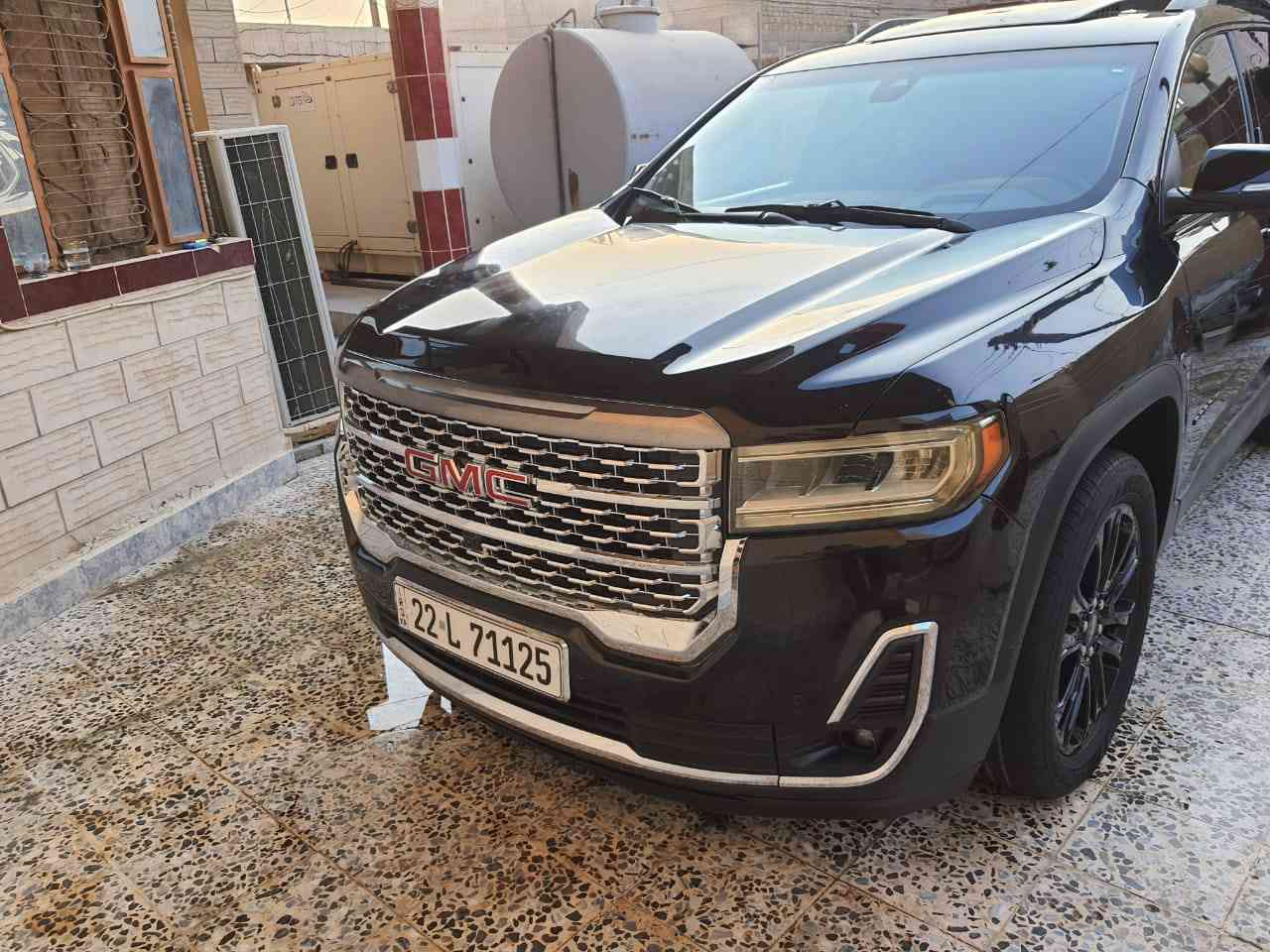 السلام عليكم GMC اكاديا فئه SLT موديل ٢٠٢٢ رقم أربيل بأسمي فول مواصفات فقط جاملغ وبنيد جهة اليمين ماشيه ٨٠ الف كم سيارة ستة سرندر حجم المحرك ٣.٦ بلاك ادشن بلاد سيارة مابيها مصرف نهائيا جاهزه من جميع النواحي رقم الهاتف/***********
