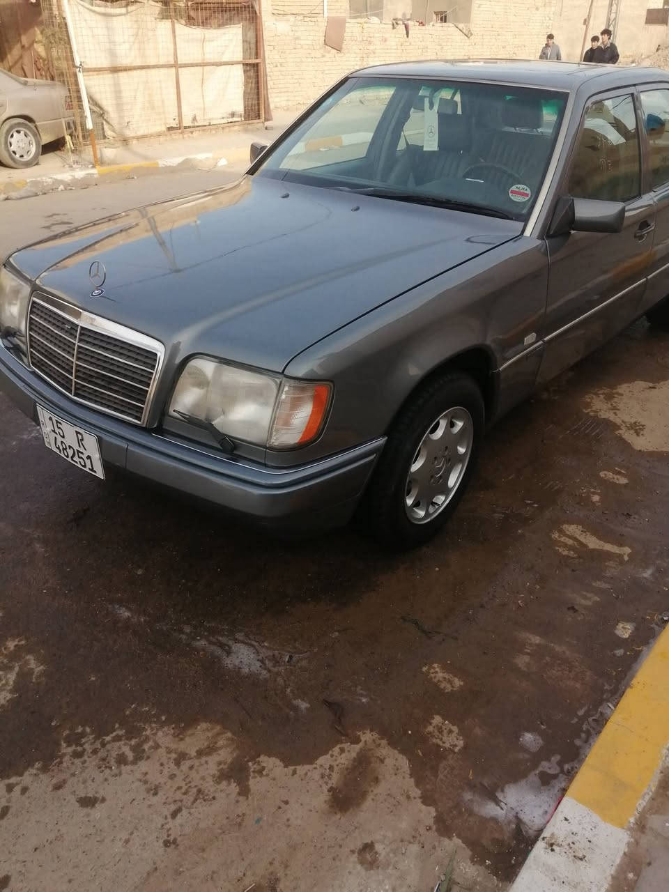 يا الله مارسدس دب مؤديل 1992رقم أنبار باسمي سنويه جديده لوحات انكليزي سنويه ما ساقطه

السياره جاهزه من كلشي مكينه وكير  وحدادية بشرط .  فتحه سلايت طكتين 

كهربائية كلها شغاله  محرك بطه 2.5 

ملاحظه السياره مصبوغه للجماله بدون حادث. قواعد الدبل بلاد مابيه خياس اجلكم الله  

السياره معروضه للبيع ولمراوس 

مكان السياره الديوانيه مركز المدينة

للاتصل او وتساب 
 ***********
