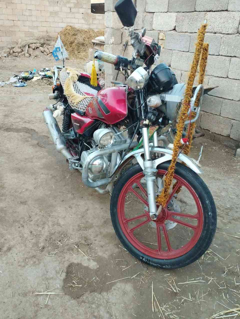 سلام عليكم دراجه صاروخ للبيع مديل 2014 كلك دراجه مكفوله كفاله عامه السعر 350وبيه مجال للشراي التصال
***********
