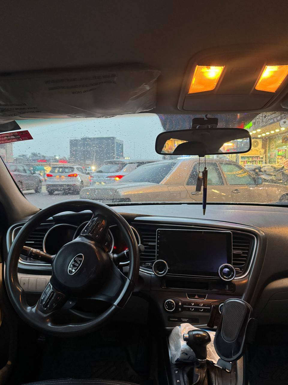 السلام عليكم للبيع كيا اوبتيما 2015 محرك 2400 gdi بغداد حي القاهره *********** السعر 110
