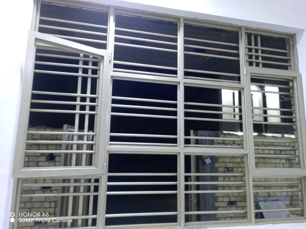 السلام عليكم تنضيف وصبغ الابواب والشبابيك درجه اولى وبأسعار مناسبة ***********
