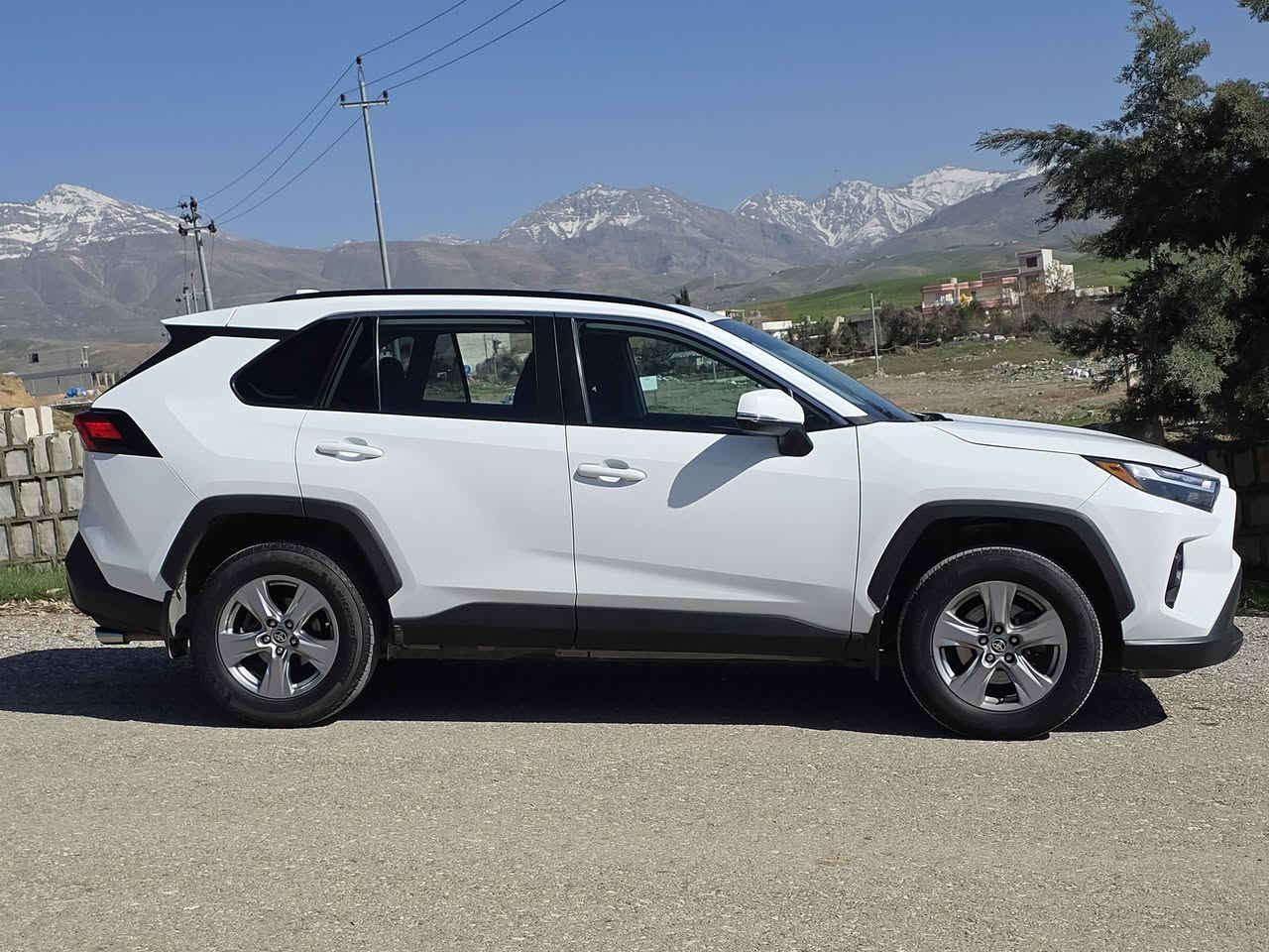 تویوتا راف 4
موەسەفات  XLE
مۆدیل 2023
ماوەی رۆشتن (26 )میل
 سلاید  و بەسمە و دەبڵ ئەکسل کوشن گەرم پشت و پێش کەپس  و سێ لای ڕادار ڕاداری پێش و ئاوێنەکان  دەعمێکی زۆر زۆر خەفیفی هەیە  بێ ناو بێ شانسی ئێڕباگ شان سیستەم هەمو شتێکی لۆک و بیلاد لەسەر دەقی شەریکە ماوەتەوە بە نسبەت سەیارەکە هی دەستی خۆمە ق هی مەعرەز نییە گێڕ و مەکینە بەشەرت 
***********
ژمارە شانسی
چاملغی پێشەوە لای سەیاق و بستێک دەرگا بۆیاخە

2t3p1rfv4pw333830
