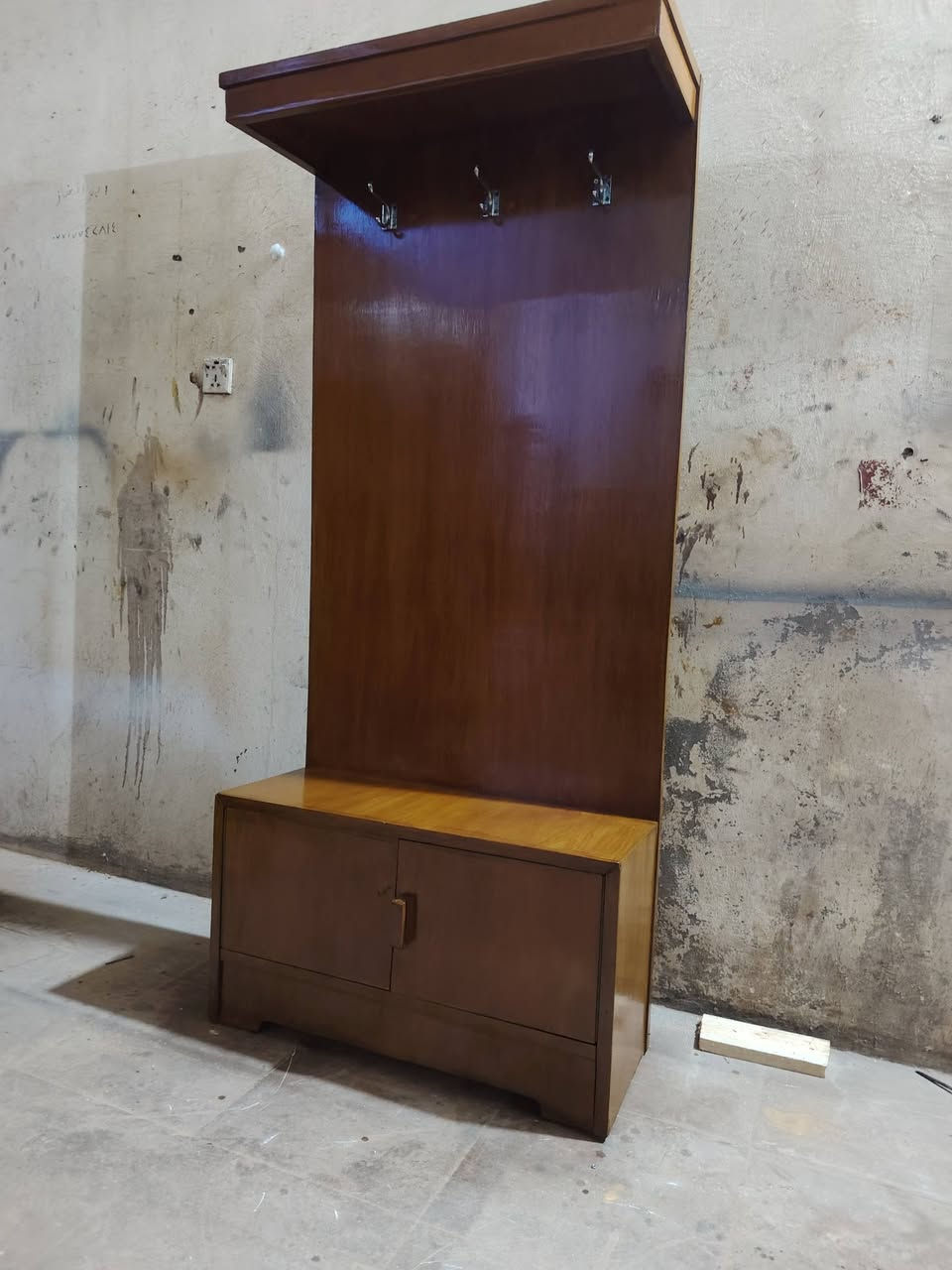 غرفه اخشاب تسگام للبيع تسكام سعر اربعميه وخمسين مكان ابو غرق حي الحسين ***********
