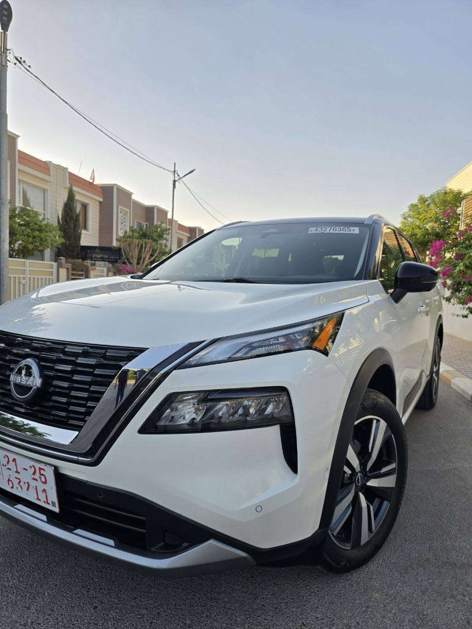 � للبيع | نيسان روج 2023 🇯🇵 | فل مواصفات 1/1 💯
( بعدها كاتى بدون رقم ) تترقم جميع محافظات كوردستان
1500 Turpo 
✨ (( مواصفات ملكية + حالة ممتازة ))

🔷 الموديل: 2023
🔷 اللون: صدفي (أبيض ملكي ) سقف أسود 
🔷 الحالة: واحد على واحد 🔥
🔷 العداد: ( 28 mil ) مشي أمريكا فقط

🛠️ المواصفات الكاملة:
✅ فل مواصفات من المصنع
✅ فتحة سقف بانوراما 🌅
✅ قير طيارة + شفتات خلف الستيرن 🚀
✅ تبريد وتدفئة  - قطعتين ♨️❄️
✅ حساسات أمامية وخلفية 📡
✅ شاشة وسطية + نظام ملاحة 🧭
✅ بردات خلفية 💎
✅ صندوق خلفي كهربائي 🔋
✅ داخلية فخمة جداً 🪑
✅ أنظمة أمان متكاملة: تحذير تصادم، نقطة عمياء، ثبات إلكتروني 🛡️

📸 ملاحظة:
📍 تفاصيل الحادث موضحة بالصور المرفقة كلين دعاميه أمامية فقط وأثناء التحميل صار بيها شخط موضح بالصور وتكحل على كده فقط

🔧 السيارة مخدومة بالكامل وجاهزة للسفر

📦 ما تحتاج صرف – ( فقط رقم )

📍 موقع السيارة: ديالى _ جلولاء

📞 للتواصل والاستفسار:
📱 *********** خناقين, ديالى
