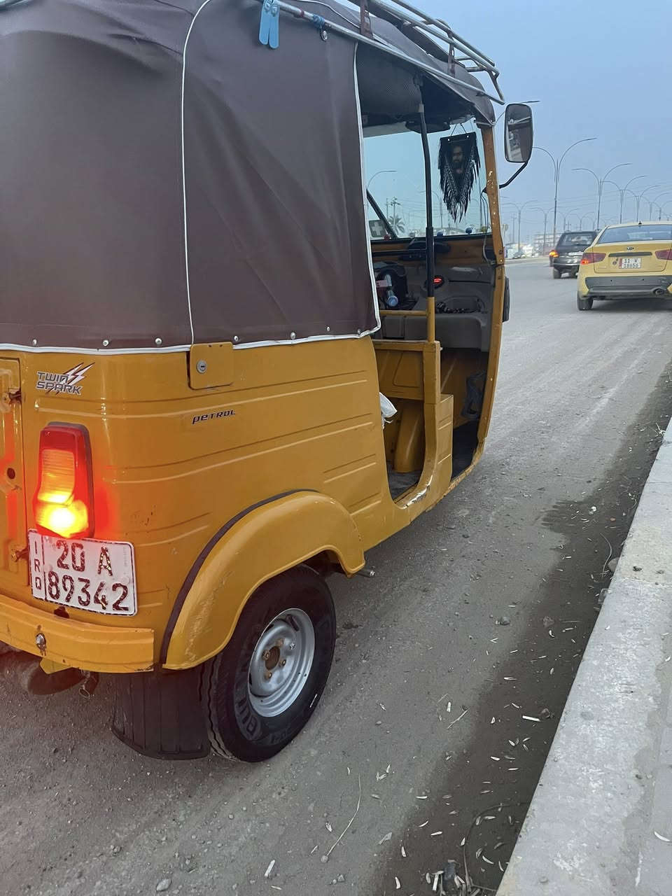 سلام عليكم تكتك للبيع بيها ضربه بلغد اصبعين ومعمره دواساات وفقط تكتك خير من الله اكفلك المكينه لا تنقيص ولا تبخير ولاكسل اكفلكيا كذاالك رقمها ديالئ  انكليزي تحويل ثاني يوم سعرها 6700 وبيها مجال مكاني ديالئ الرحمه خاص مامتواجد ***********🤍
