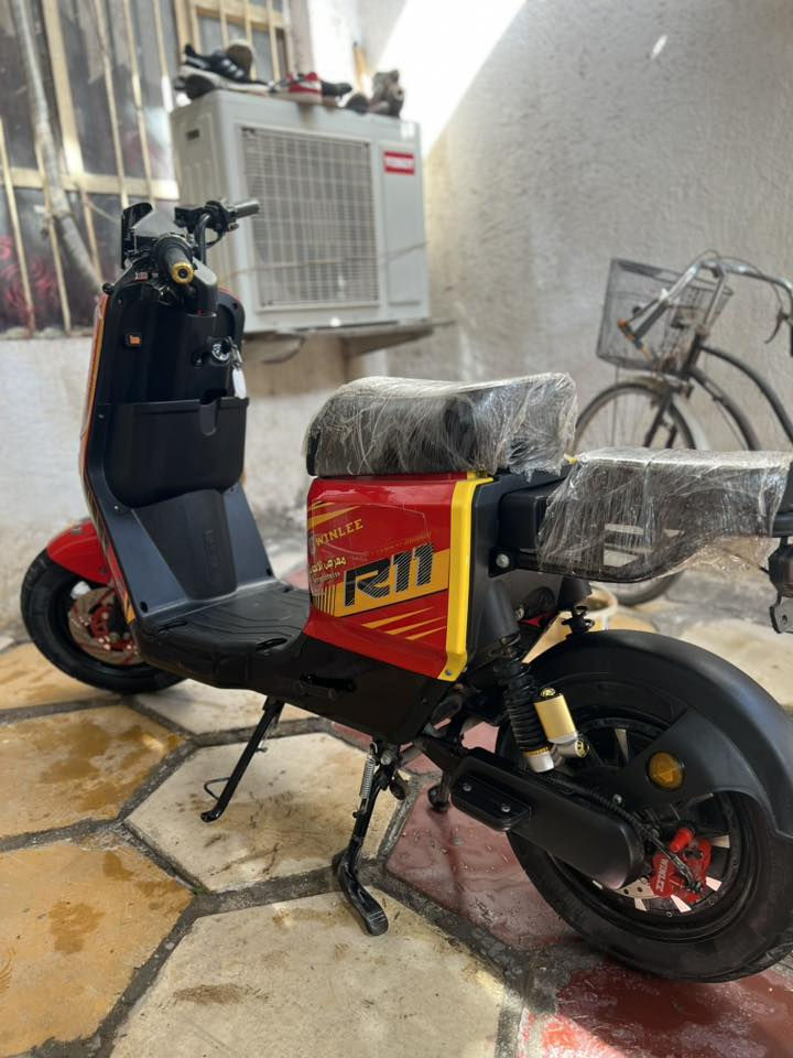 دراجة r11 نضيفة
الدراجة بدون اي نقص 

بطاريات 32 امبير نص عمر

دبل سويج ودبل بصمة مع كارت التشغيل

السعر 465 وبيها مجال بسيط

لتواصل ***********
