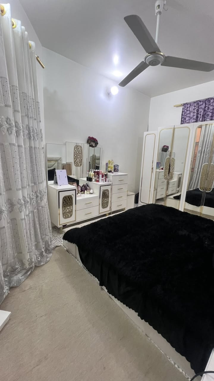 💐على بركة الله💐

        للبيع 🎺🎉 للبيع 
✅———-✅————✅
دار طابو صرف في المشخاب حي الشهيد الصدر 
المساحه100م  ركن مربع ابعاد 10x10  البناء طابوق 
  والسقف عكاده يحتوي على غرفتين وصاله 
واستقبال ومطبخ وصحيات داخليه وخارجيه
البناء نضيف درجه اولى 👌🏻👌🏻👌🏻👌🏻
عرض الشارع 20م الموقع جداااا مميز 

🌟🌟🌟🌟🌟🌟🌟🌟🌟🌟🌟🌟🌟🌟

للاستفسار اكثر مراجعة مكتب حسن الابراهيمي لبيع وشراء العقار المشخاب /شارع سيد جعفر قرب بيت سيد جعفر 
او الاتصال ***********/***********
🌟شرفونا وبخدمتكم
