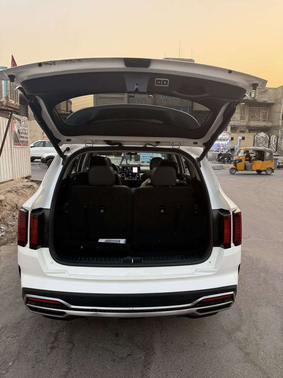 السلام عليكم
بيع سريع 230 ورقه 

سورنتو هايبرد ex  VIP

موديل 2023  

وارد امريكي تبديل جاملغ وبنيد نفس الون بدون لا شاصي ولا لغد ولا راديتر 

 ماشية 90 الف 

رقم بغداد  

المواصفات

محرك 1600 تيربو

التفويلة تمشيك 1000كيلو 

بصمه ابواب وتشغيل عن بعد

لایت 4 عدسات

شاشة كبيرة

كامرة خلفية

حساسات خلفية

7 راكب كشنات منفصلة VIP

كشنات جلد كهرباء

كشنات تدفئة

قيادة ذاتية حسب خطوط الشارع تقود وحدها

تحديد مسار

كروس كونترول

رادارات  امامية خلفية 

وضعيات قيادة سبورت ، نورمل ، وايكو وثلج

سايد بريك كهربائي

صندوك كهرباء   

تبريد خلفي منفصل  

اوتو هولد

كير ماوس 

تحكم ستيرن كامل 

وبعد هواية مواصفات 

مكان السيارة بغداد الرصافه

السعر  230

للاستفسار ***********
