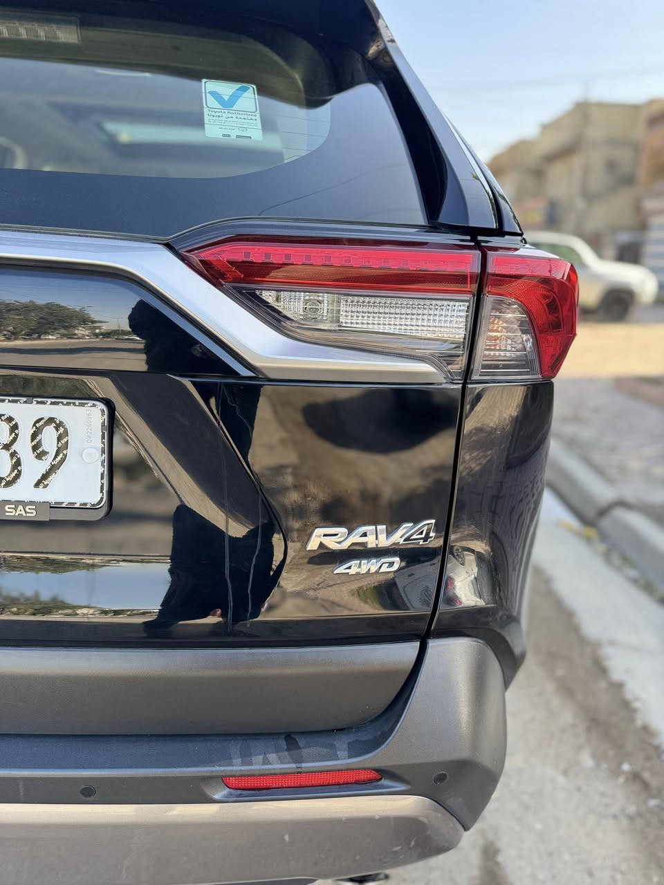 السلام عليكم
راف فور للبيع خليجي
موديل 2020
وكالة شركه ساز ( SAS ) بانزين
رقم بغداد سنويه وهزه جديدة
محرك 4 سلندر (2500)
ماشيه ٦٧ الف
 فول المواصفات
بصمه
بانوراما
داخل السياره عسلي
كشن كهرباء
كشن ميموري
كشنات الاماميه تبريد
الصندوق كهرباء
واير ليس شحن
فور ويل درايف
تشغيل عن بعد
حساس امامي خلفي
تحكمات ستيرن
هاند بريك بصمه
اوتو هولد
شاشه كامره
السياره بيها قطعتين صبغ (بابتين) اثر شخط  انصبغن 
بدون دواخل الباقي كفاله
السعر ٢١٨٠٠ وبيها ان شاءالله
مكاني بغداد البنوك
***********
