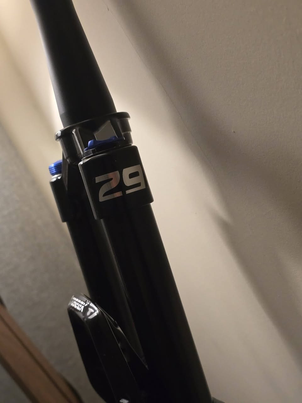 يا الله يا رزاق 👋
**🚴‍♂️✨ هلا بالشباب محبّين الدراجات! ✨🚴‍♀️
#متوووووفر 
الماركة العملاقة TOSEEK 😍 العملاق
دبل قياس 29 ويقبل 27.5 😎
ارتفاع الدبل 120 mm 😍😍
نظام شفت وليس كمبليون 🔥🔥
نظام غاز حديث وفول  🥰
نظام REBOUND  🚲 🐢 سلحفاة و ارنب 🐇
تحكم (+ / - ) بقوة ارتداد الدبل 👀
بطل الدبل أسوووود بوية اسود حديث 🖤🖤
#السعر 68 الاف فقققققط وسعر الموقع مرفق بالصور 🤣🤣
.
.
.
متجر عبدالله المغامر يقدملكم افضل وأجود اغراض الدراجات الهوائية …🚲🚲🚲
✔️ شغل مرتب يخلي دراجتك فول وتخطف الأنظار 😎
✔️ أسعار مناسبة  لكل الميزانيات 👀
✔️ جودة أصلية وتحمّل عالي🚲
✔️ توصيل سريع لكل المحافظات 🚚💨
✔️ خدمة دعم بأي لحظة 💬✨
لا تضيع الوقت… جهز دراجتك وخلي طلعاتك أحلى ويا متجر عبدالله المغامر! 😍🚴✨
للأستفسار على الخاص او مراسلة الصفحة على الواتس آب 📞 📞


**إذا كنت صاحب هذا الإعلان وتريد حذفه لأي سبب، رجاءا أرسل رسالة إلى الدعم الفني**