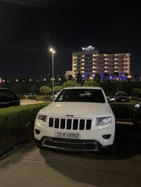 جيب 2015 ماشيه 85 الف وارد امريكي بيه باب  صبغ واشويه من الجاملغ فول م...