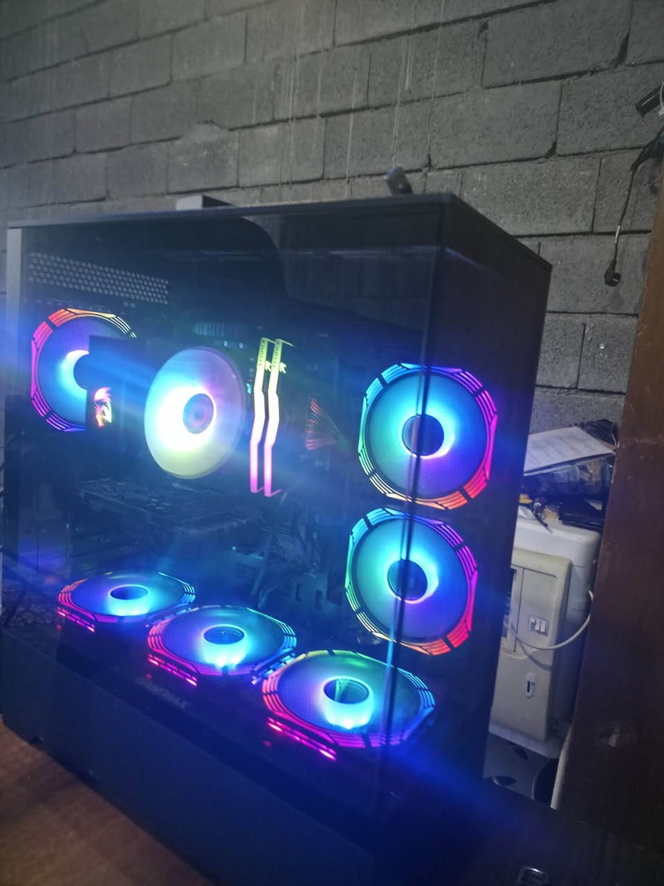 معالج الرسوميات: RTX3050

المعالج: RYZEN 5600X

الذاكرة العشوائية: 32 جيجابايت DDR4 بسرعة 3600 ميجاهرتز

القرص الصلب: 1 تيرابايت HDD + 512 جيجابايت SSD

الطاقة: 700 واط

----------------------

شاشات AOC مقاس 27 بوصة ومعدل تحديث 180 هرتز

---------------------

طاولة ألعاب

---------------------

لوحة مفاتيح Red Dragon + فأرة Logitech G502 🎁

السعر الإجمالي 685 دولارًا

ملاحظة: أبيعها جميعًا معًا، وسعرها في السوق حوالي 800 دولار، وهي بحالة ممتازة وكأنها جديدة.

للتواصل: ***********
