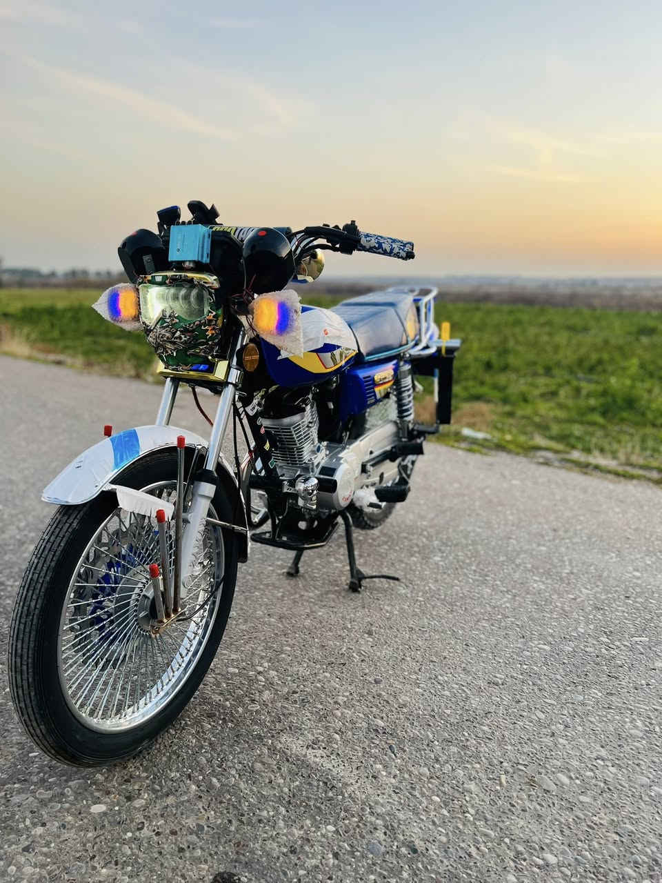 السلام عليكم 
للبيع تايكر 
موديل 25
محرك شرط 
بعده شركه مامفيلس 
كهربايات شغاله 
ماناقصه كلشي 
الماطور احلا من الصور 
السعر 750وبي مجال 
مكان تكريت البوعجيل 
الاستفسار النتصال ع رقم 
***********
