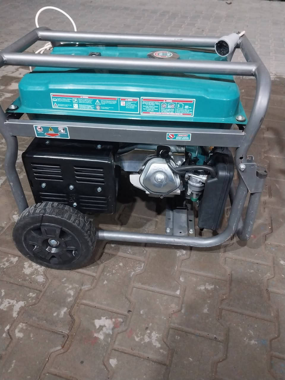 مولد شركة توتل 30امبير ملف دبدوب نحاس استعمال شهر  (مكلف بنشر ) ***********
