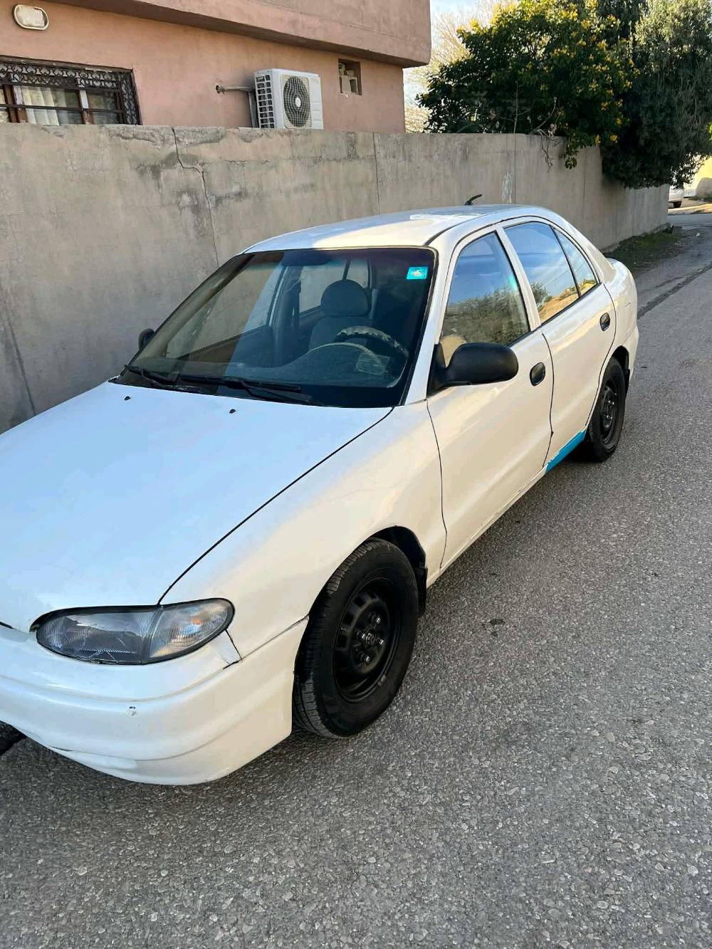 صبغ عام للجمالية
ضربة خفيفة بالصندوق
رصعات بسيطة بالسقف 
مشروع وطني السيارة
( سيارة نظيفة مال بيت )
جامات كهربائية
دواخل نظيف كشنات قماش
گير عاديي عالبلاد
ماشية 176.000
ذكرتلك بين قوسين سيارة نظيفة مال بيت شراي خابرني 
عنواني كركوك