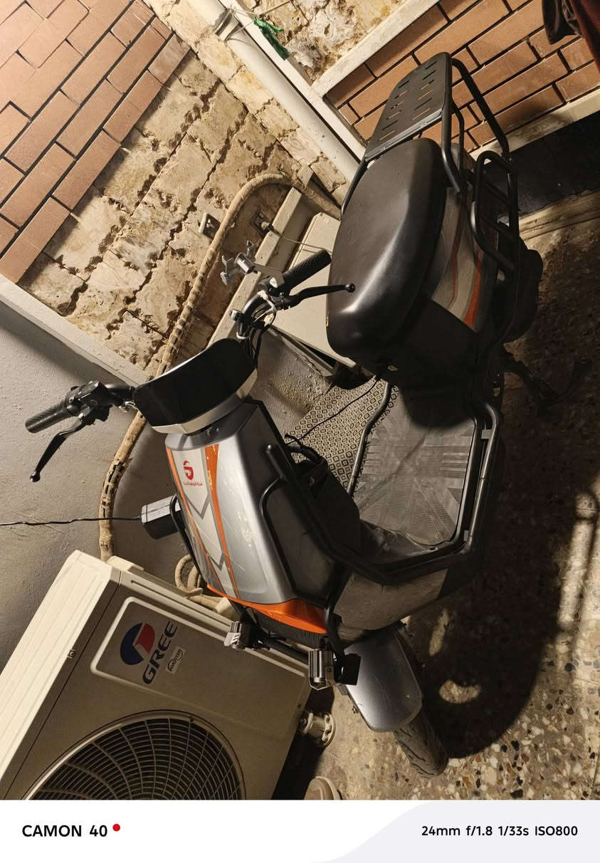 سلام عليكم
دراجه شحن جديدة للبيع او مراوس 

6 بطاريات بلادي 

شاشه ايباد 

درع حامي من الخدوش 
و التكسير 

جوزه فصل كهرباء 

بيه مواصفات هواي 

دراجه خير من الله 

 السعر خاص 

مكاني بغداد كرادة 

الرقم : *********** متواجد وتساب 24 ساعة
