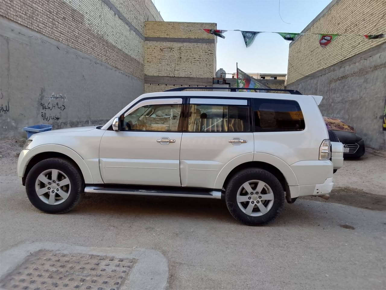 باجيرو موديل 2008 سياره فول مواصفات بيهه مكنات صبغ  بدون حادث ولا تبديل مكينه وكير تخم تاير صدر جديد سعر 88 بيهه مجال بصيط مكان سياره بغداد ***********
