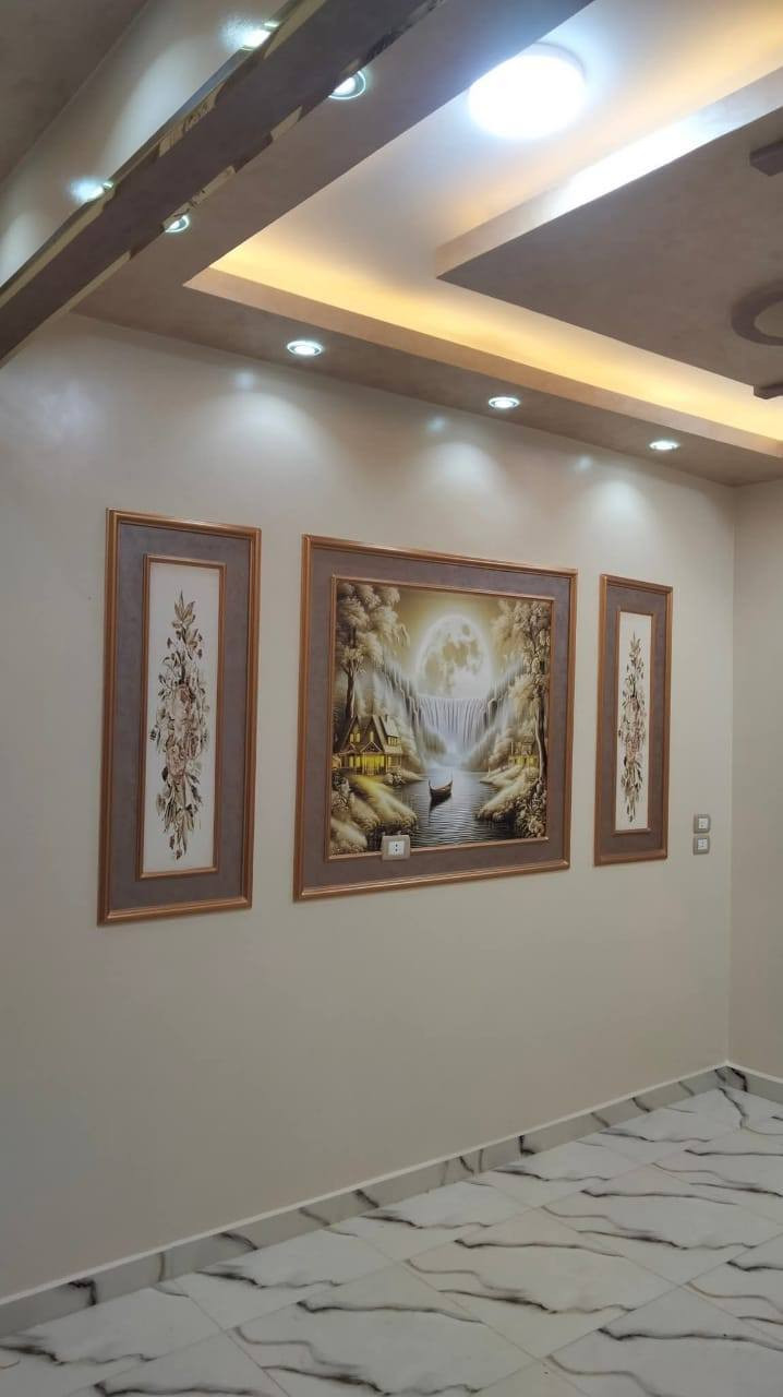 سلام عليكم  بديكورات جبس بورد بأسعار مناسبة شغل درجه اولى  
والسقوف الثانويه 📍 
2_تغليف جدران بلاستك +ورق جدران✅
3_بديل رخام ⬛ +بديل خشب ⬜
5_ديكور بلازما 🔳
6_سحبات بورك🔲
8_اصباغ (المنازل +المباني) ⚪⚫ 
لاستسفار مراجعه الصفحه او الاتصال ***********
