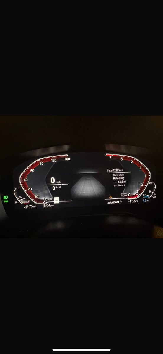 السلام عليكم للبيع bmw 530e  2022  ثلاثه انظمه للقياده هايبرد وبانزين وكهرباء
السيارة نظيفة جداً ماشية 20 كلم السياره مصروف عليها  مشدود عليها شوته رياضيه afe  وسبايدر كاربون فايبر  وكلش جديده خاليه من المسجات ضررها بسيط  موضح بالصور وبدون ايرباك ( ايرباكات السياره كلها سليمه وبلاديه ) وهاي بعض من مواصفاتها للسيارة
_ رادار امامي و تنبيه الخروج عن المسار مع تحذير الستيرن الهزاز 
_ مانع تصادم امامي وخلفي 
_ داتا شو head-up display 
_ حساسات 360 
_ نظام النقطه العمياء 
_ تدفئة كشنات 
_اناره داخليه متغيره LED
_ بردات  جانبيه وخلفيه
وبعد هوايه مواصفات غنيه عن التعريف السياره بأسمي تحويل مباشر
 السعر 35000$ مكلف بالنشر 
للاستفسار الاتصال على صاحب السياره 
***********
