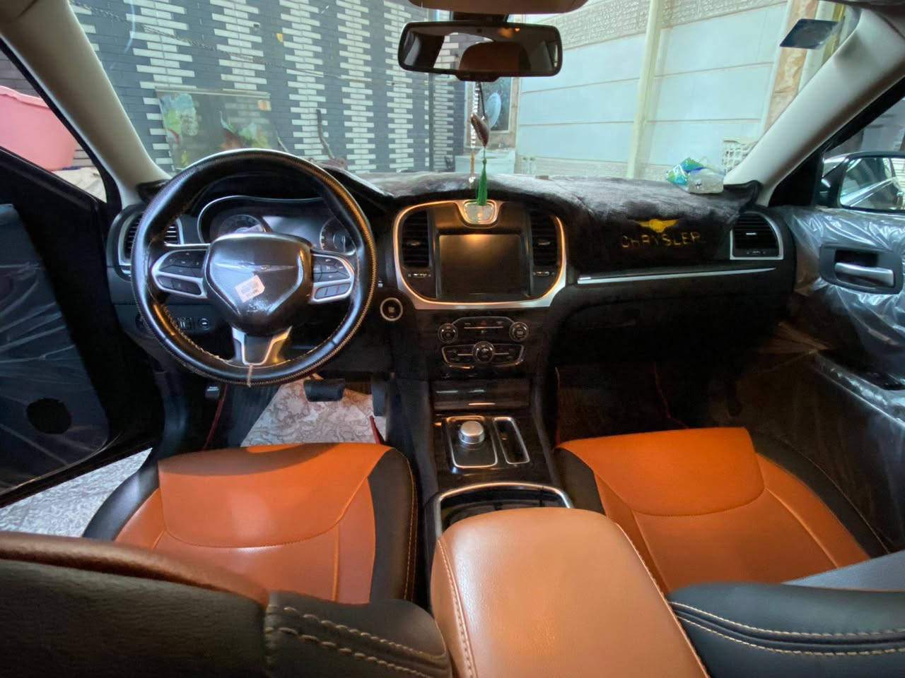 السلام عليكم للبيع كرايسلر (اوباما) مديل  2017 رقم بغداد باسمي تحويل ثاني يوم كفاله من جميع النواحي مكاني ***********
