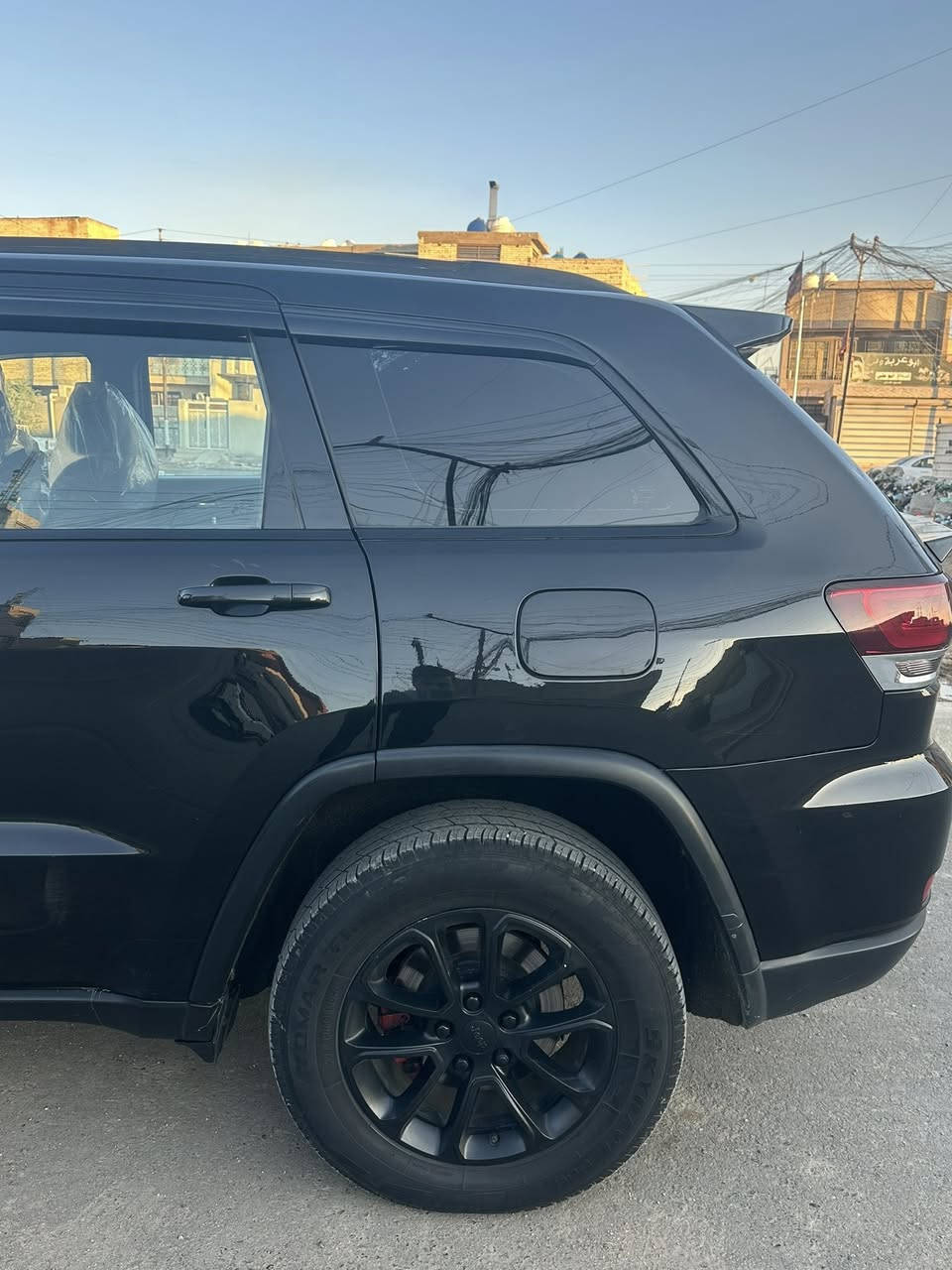 السلام عليكم جيب لاريدو موديل 15 أمريكي
حادثه جاملغ خلفي فقط. وبيه بارد بصيط موجود بلسونر 
سياره جاهزه من كلشي بسمي بغداد العنوان بغداد حيور  السعر 175 وبيه مجال بصيط  ***********
