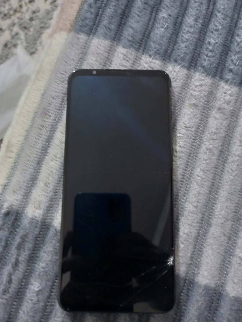 جهاز Nubia RedMagic 7

المعالج
Snapdragon 8 Gen 1

الشاشة شاشة الهاتف كبيرة بحجم 6.8 بوصة تغطي معضم واجهة الهاتف الهاتف يدعم معدل تحديث الشاشة 165 هرتز
• الهاتف يأتي مزود بشاشة 165 Hz AMOLED بدقة 1080x2400 بكسل (+FHD)

ذاكره 256
الجهاز عوزه شاشه بس
قيم واخذ لحد يكسر طبو للموقع وشوف سعره
مكاني كوت واسط شارع 40


**إذا كنت صاحب هذا الإعلان وتريد حذفه لأي سبب، رجاءا أرسل رسالة إلى الدعم الفني**
