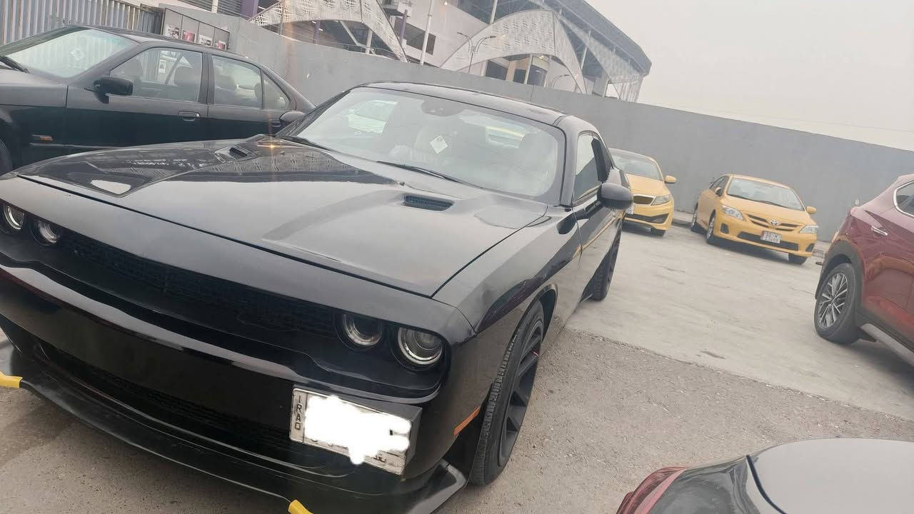 سلام عليكم
جالنجر البيع ترهم مراوس
موديل 2014
 مصبوغه حزام جماليه 
بيه ضربه جاملغ خلفي من امريكه
محدثه خارج 2022
رقم بغداد 
تخم تاير جديد
غرفه جديده
السياره فول
باتري جديد
حداديه جديده
منضومه فيتبم وبلكات ونوزلات كله جديد
شاشه 
بجم زنون ايلدي
كزوز منضومه كاتم بلاد  
مكاني بغداد البلديات
***********
