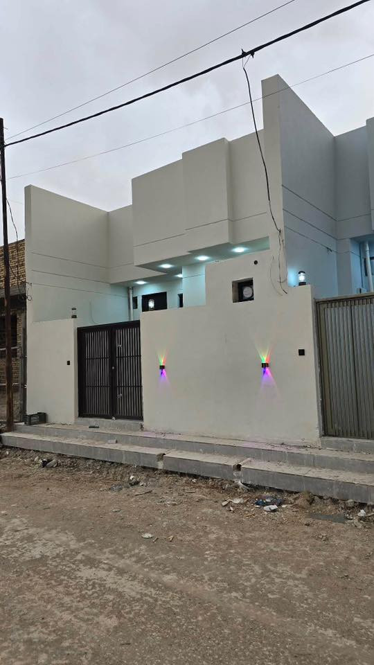 🏡 2 بيوت للبيع_بناء حديث
الديوانية / مجمع توحيد العفلوكي طريق السنيه السياحي وره سكة القطار شارع المركز ب البداية بعد 50 متر عن الشارع . 
🔸طابو زراعي سند 25  . 
المساحة 135م² – طابق واحد
🔹 2 غرفه نوم + استقبال + صالة
🔹 3 صحيات
🔹 مطبخ
🔻 ملاحظة : لا نعمل بالاقساط 
📞 للاستفسار: [*********** ]
      او مراسلة الصفحة 
🔸السعر : 85

