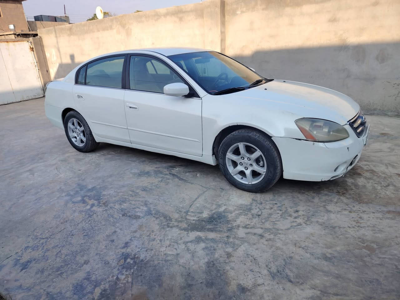 نيسان التما موديل 2005 صبغ حزام بدون ضربه محرك اسود حجم 2500 رقم بغداد مشروع سنويه جديده كير ومحرك شرط سياره جاهزه السعر 49 بيه مجال ***********
