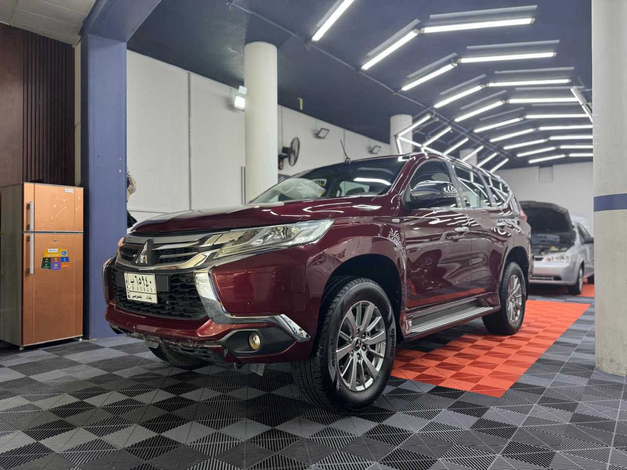 السلام عليكم   باجيرو مونتيرو سبورت موديل2017 ماشيه145 الف كيلو تو ويل قطعتين صبغ فقط بدون حادث رقم بغداد انكليزي رقم الهاتف ***********
