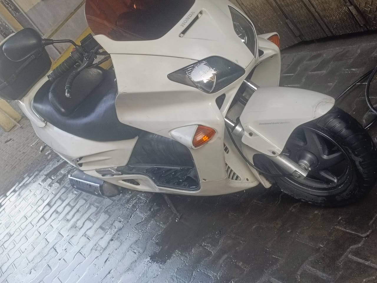 سلام عليكم شباب فورزه 
للبيع مكينة خير من الله شرعة معدل دراجة كامله 
السعر 700وبيهة مجال بصيط
 ستفسار 
***********
