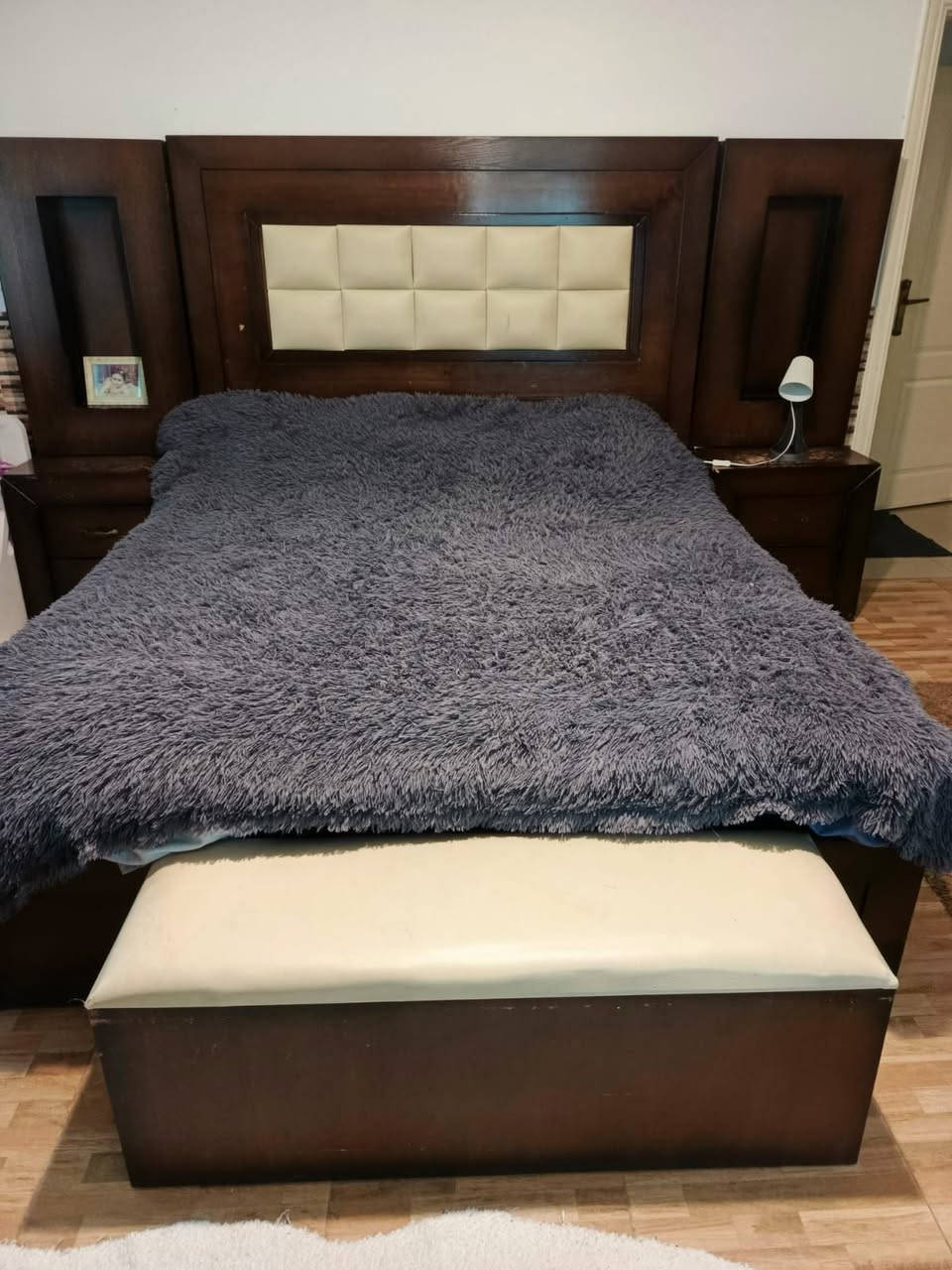 غرفه نوم خشب لاتيه مع الفرشه للبيع موجوده بيت 
🤍🕊️


**إذا كنت صاحب هذا الإعلان وتريد حذفه لأي سبب، رجاءا أرسل رسالة إلى الدعم الفني**