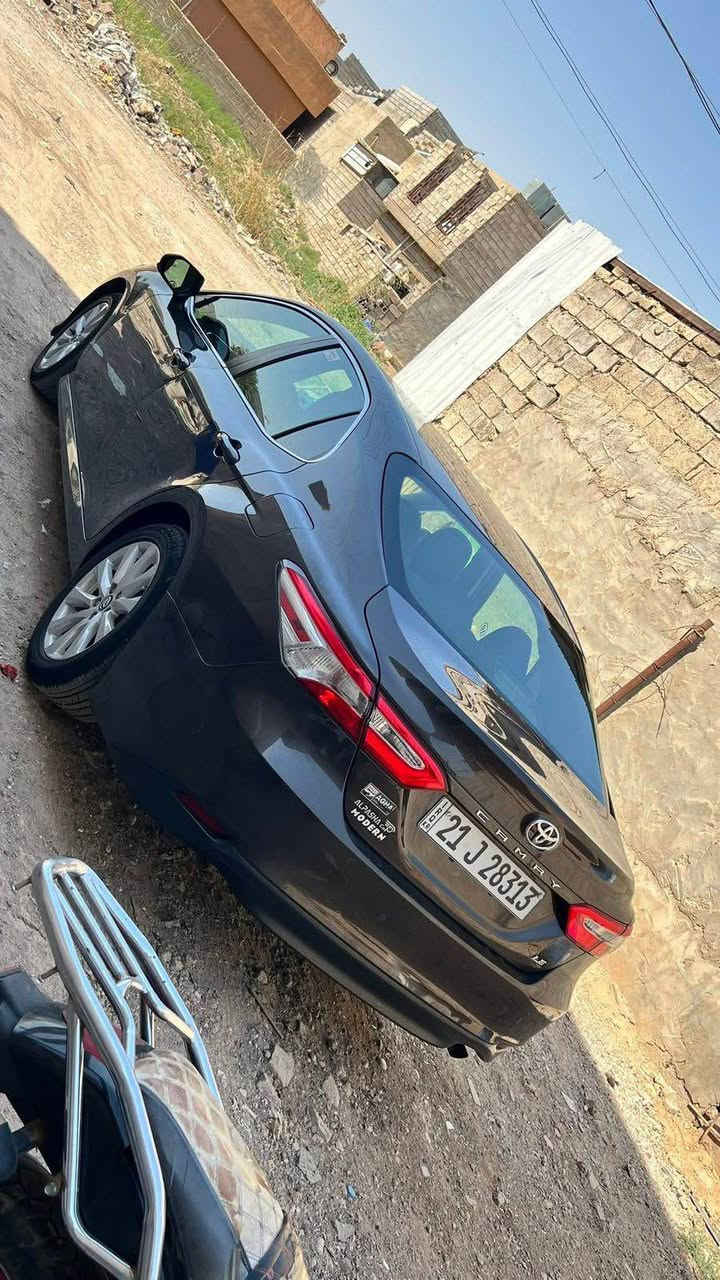 السلام عليكم بيع  بدون مراوس  تيوتا كامري امريكي موديل 2018 فئه Le فول ما عده السلايت ماشية 154الف كيلو السياره جديده وحلوه وعلى ايدي فقط يعني استخدام شخصي بأسمي سنويا وهزه ورقم جديد 
السياره صلاح الدين بلد السعر 177 بي مجال قليل جدا للاستفسار اكثر اتصال *********** سامراء, صلاح الدين
