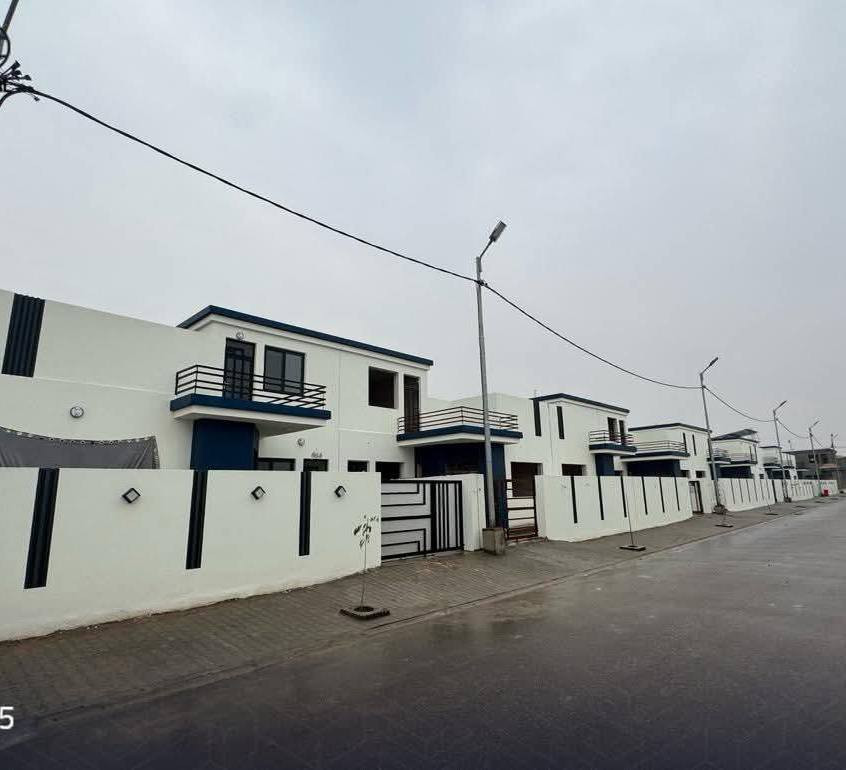 دار للبيع في #مجمع_النخيل_السكني🏘

⭕ بلوك 42... دار 15 ..مساحة 200 م 
⭕ يباع الدار بتطاوعة مناسبة جدا
⭕ مرحلة ثالثة ...سعر الشركة 175..الواصل 40

الاستفسار اكثر الاتصال عبر الارقام 
☎️*********** 
☎️***********
او زيارتنا في موقع الشركة النجف الاشرف شارع المجمعات مجمع الاميرات 2 دور vip
