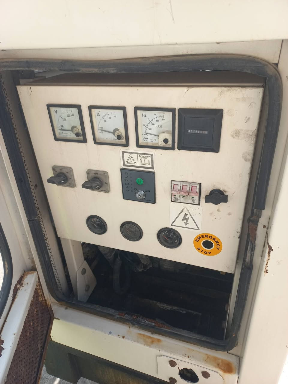 لستر بتر ٣ سلندر ١٤ كيفي كاتم نظام شاشه تشغيل واطفاء ذاتي
الانبار الفلوجه ***********
