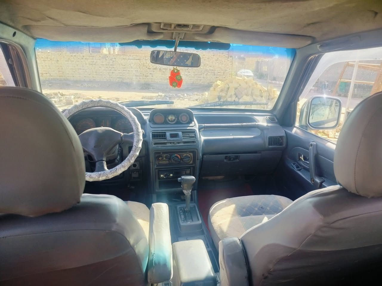 السلام عليكم من رخصه الأدمن باجيرو موديل 92 رقم بغداد مكينه وكير اوتو بانزين بلادي  تخم تاير كهربائيات شغاله دواخل جديده حداديه جديده بلادي بدون صبغ ايسر بلاد 
مكان السيارة بابل الحمزه الغربي 
موبايل ***********
***********

السعر 53 وبيه مجال 
سياره كلش حلوه
