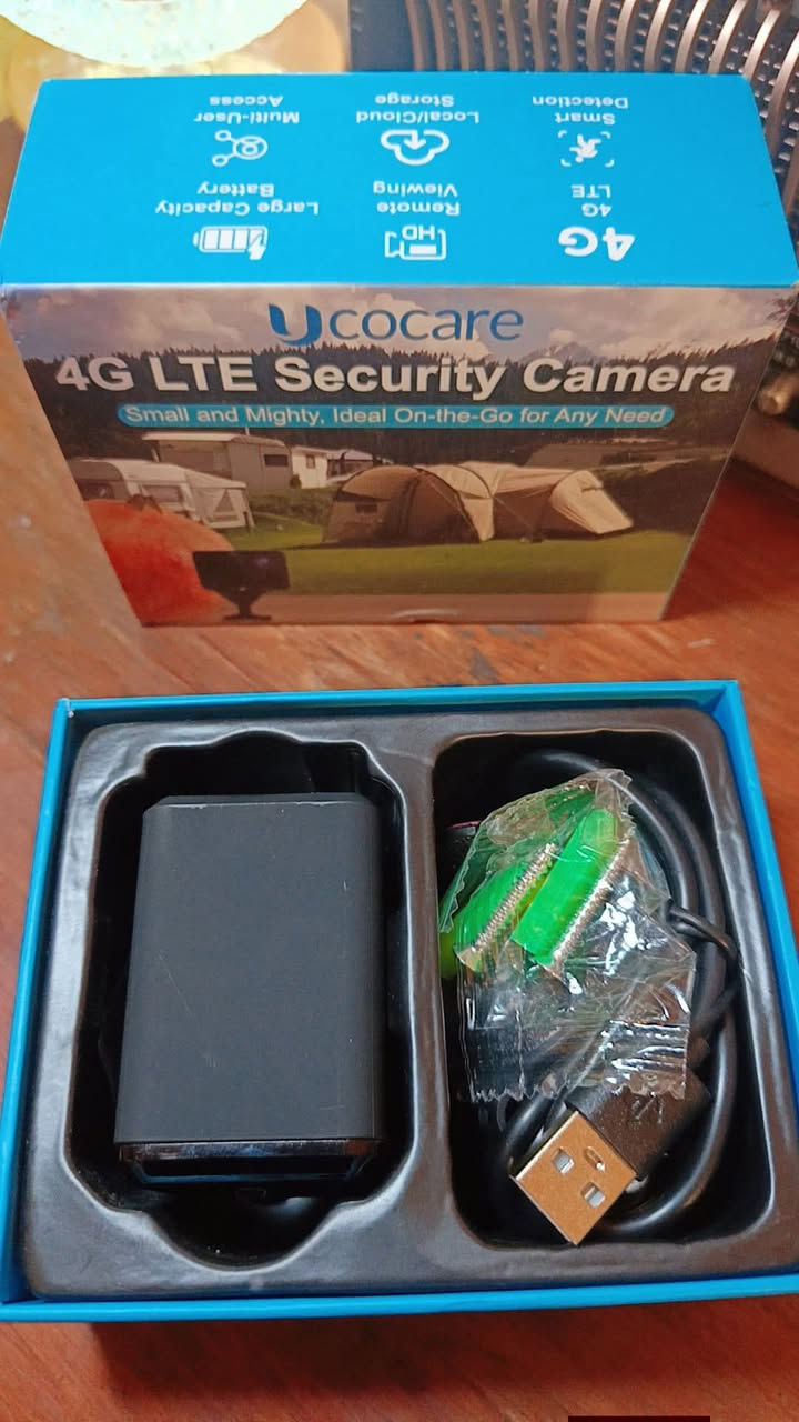 تُظهر الصورة كاميرا مراقبة ذكية صغيرة الحجم من طراز Ucocare LTE Security Camera، وهي مصممة للاستخدام الداخلي والخارجي وتأتي مع ميزات متقدمة للأمان. 
خيارات الاتصال: توفر الكاميرا مرونة في الاتصال، حيث تدعم العمل عبر شبكات 4G LTE باستخدام بطاقة SIM، بالإضافة إلى إمكانية الاتصال عبر شبكة Wi-Fi التقليدية.
الطاقة والبطارية: تتميز ببطارية مدمجة قابلة لإعادة الشحن، وتشير المعلومات إلى قدرات مختلفة للبطارية (مثل 2400mAh أو 3800mAh) توفر فترة انتظار طويلة قد تصل إلى 60 يومًا.


**إذا كنت صاحب هذا الإعلان وتريد حذفه لأي سبب، رجاءا أرسل رسالة إلى الدعم الفني**