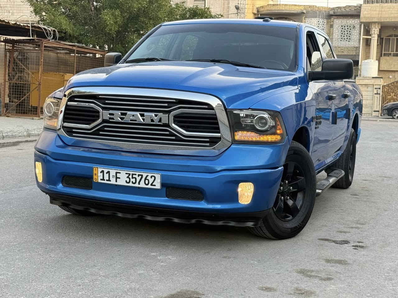 دوج رام 1500 موديل 2022 كلاسك / بيع او مراوس 
باب طويل و بدي قصر . محرك 8 سلندر 
ماشيه 55 مايل :: سياره كفاله عامه فقط بارد . 
حادث دعاميه امامي صور الضرر مرفقه 
رقم بغداد بأسمنه / سياره جاهزه وكامله 
من الطول للطول ع وضع الشركة 
تخم تاير حداده تبريد تحكمات وغيرها 
السعر / 240 وبيها مجال 
هاتف /  *********** 
العنوان / البصره . معرض الرافدين القبله  
.
.
