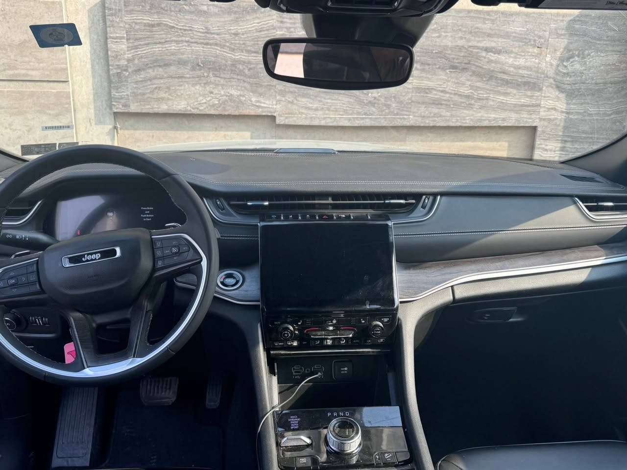 السلام عليكم
جيب كراند شيروكي 4xe 2024 
Electric \هايبرد
ماشية 24,000mi
محرك 2.0L تيربو 
فول مواصفات1/1
بجم كبس بدون دواخل بدون ايرباك
جديدة بمعنى الكلمة
حادثها بسيط فقط جاملغ خلفي صبغ صور الحادث موجودة و رقم شبه مميز
السعر/37.700$
الرقم/***********
