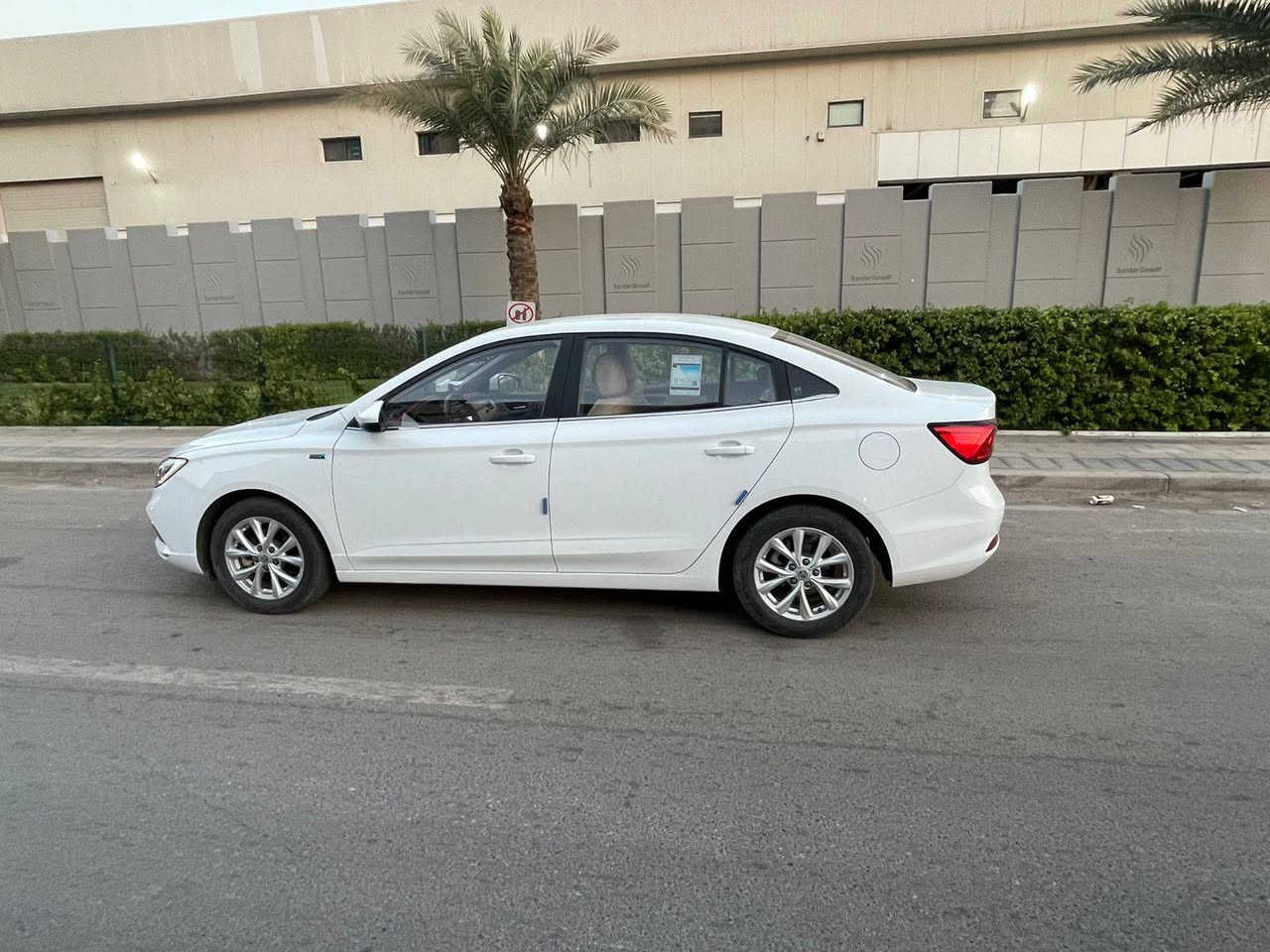 السلام عليكم
🔻سيارة mg5
🔻موديل 2024
🔻السيارة ماشيه 57000 وقابل للزياده
🔻رقم سليمانية بسمي
🔻مواصفات كومفورت 
🔻داخل بيجي 
🔻بصمة 
🔻لايت امامي LEDنهاري 
🔻لايتات زينون 
🔻مدوشمه كشنات ولارضيه جلد والجنطه
🔻شاشة و كامرة 
🔻تبريد لمس 
🔻حساسات خلفي 
🔻حساسات اطار 
🔻مانع انزلاق 
🔻شاشة الكتروني 
🔻ناقل حركة اوتوماتيك CVT
🔻اشارة باالمرى
🔻مثبت سرعة 
🔻السيارة على وضع الشركة 
مكفوله من الصبغ والتبديل. 
🔸ضمان شركة 6سنوات او 200,000km

السعر 115$ وبي مجال ***********
