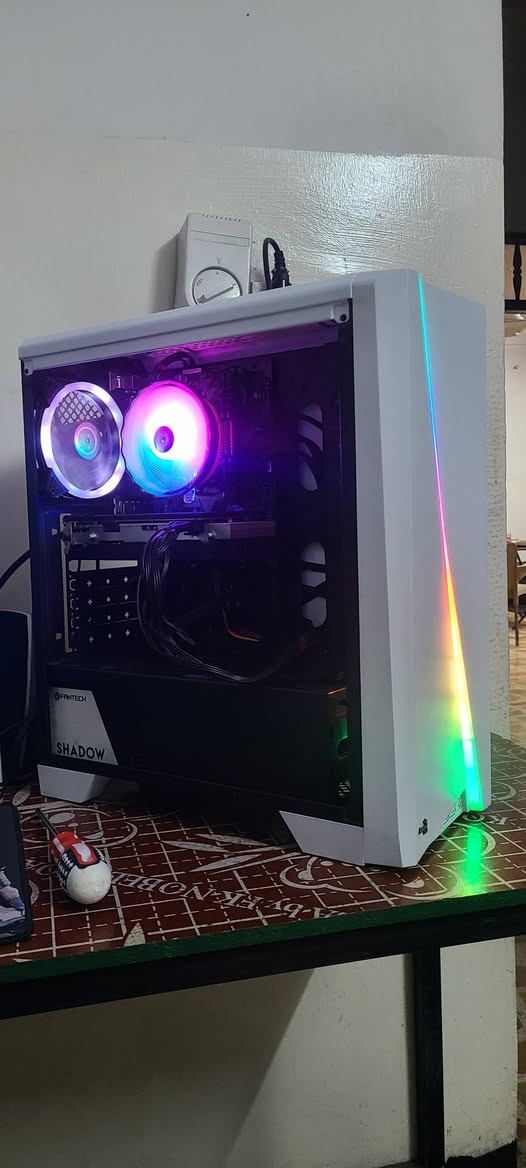 المواصفات 💚
I5 9400F

Cooler Xigmatek RGB

M.B H310 Asus Prime

RAM 16GB DDR4 (8*2) With Heatsink

GPU : RX 580 8GB SJS 2FANS

كرت مرتب حرارة خمسينات لووز 🤍

Storage : SSD 128GB Walram NEW

+ HDD 820GB WD

PSU 650W Fantech Shadow's 80% Plus Bronze 

CASE White RGB + FAN RGB

كراتين المبرد جديد

البورد مستخدم ويا كارتون

الرام جديد

الSSD جديد

والكارت جديد

هذولا بيهم كراتين

السعر 450 وبي مجال للشراي


**إذا كنت صاحب هذا الإعلان وتريد حذفه لأي سبب، رجاءا أرسل رسالة إلى الدعم الفني**