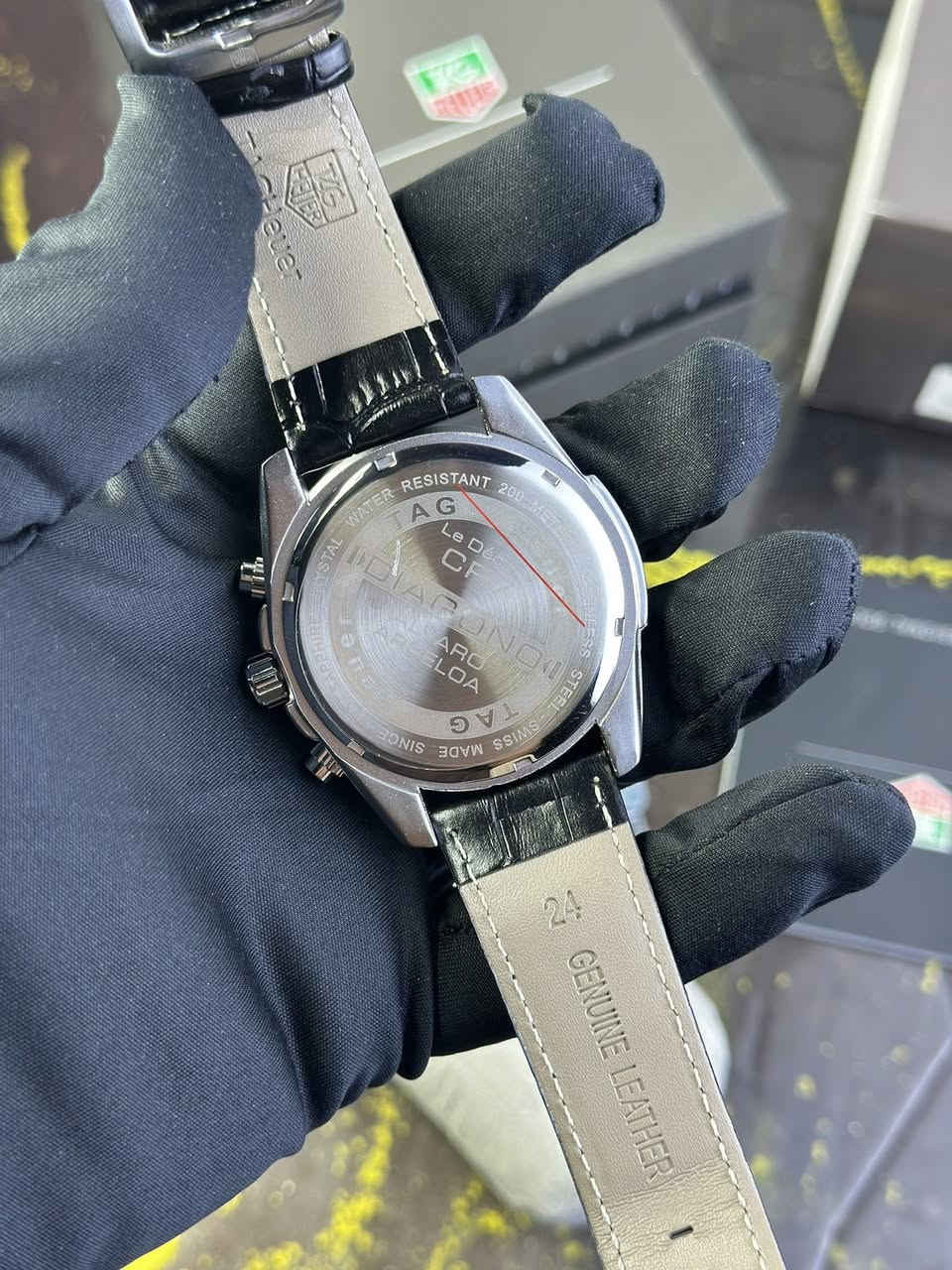 تاك هير موديل cr7
كوالتي عالي 
جميع السناتر شغاله نضام ستوب وتش
بيها نافذه شهريه
مقاومه للماء جلد اصلي 
مختمه بلكامل
40على اول تم


**إذا كنت صاحب هذا الإعلان وتريد حذفه لأي سبب، رجاءا أرسل رسالة إلى الدعم الفني**