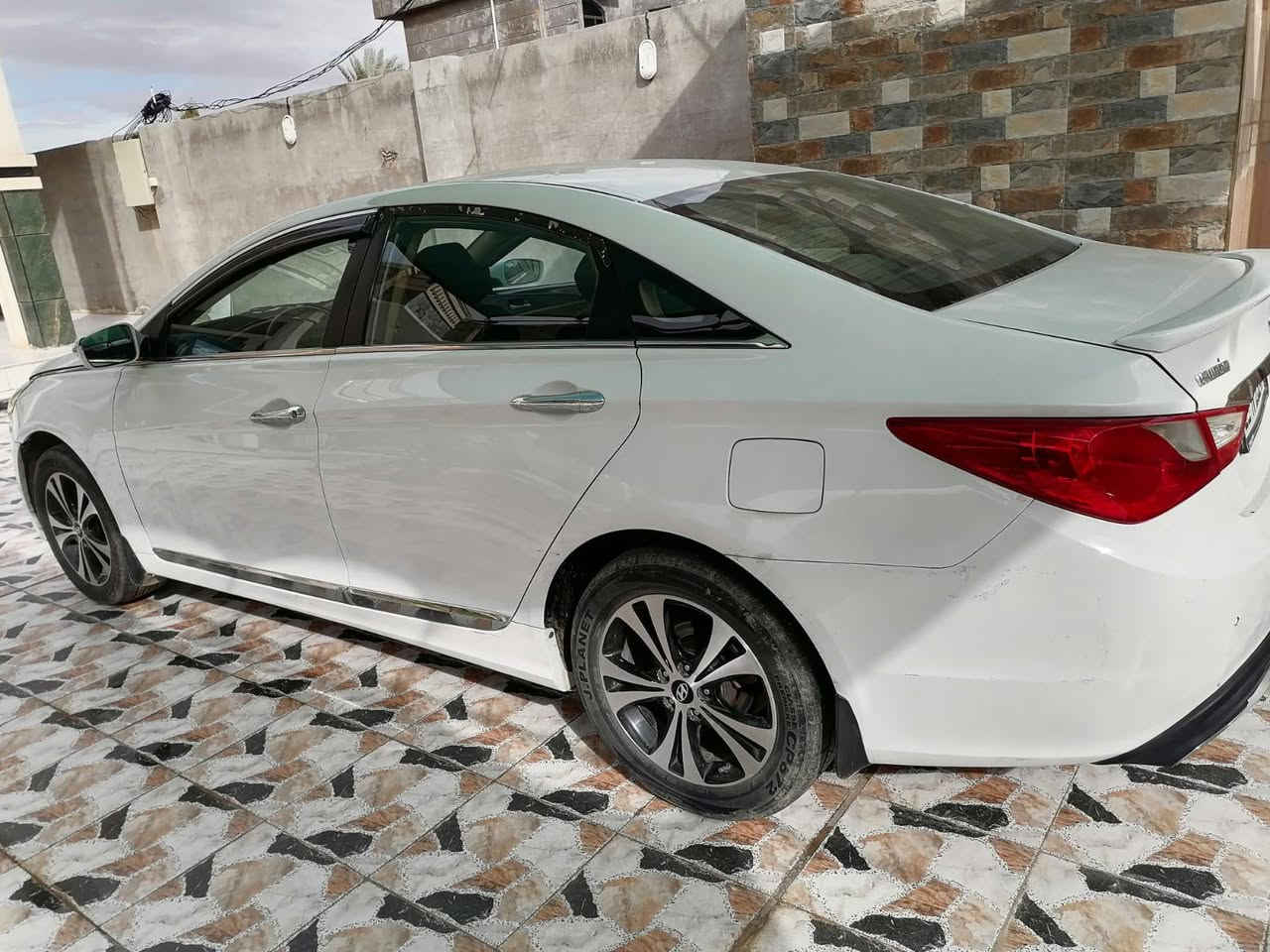 سوناتا 12 محرك2400 دوش خليجي بيها رصعه في باب السائق معدله على على البارد السياره نظيفه محرك بدلت بيه كاز كيت قبل فتره قصيره رقمها شمالي اربيل باسمي. تحويل ثاني يوم… السعر 125 وبيه مجال 
الحبانيه ‏‪***********‬‏
