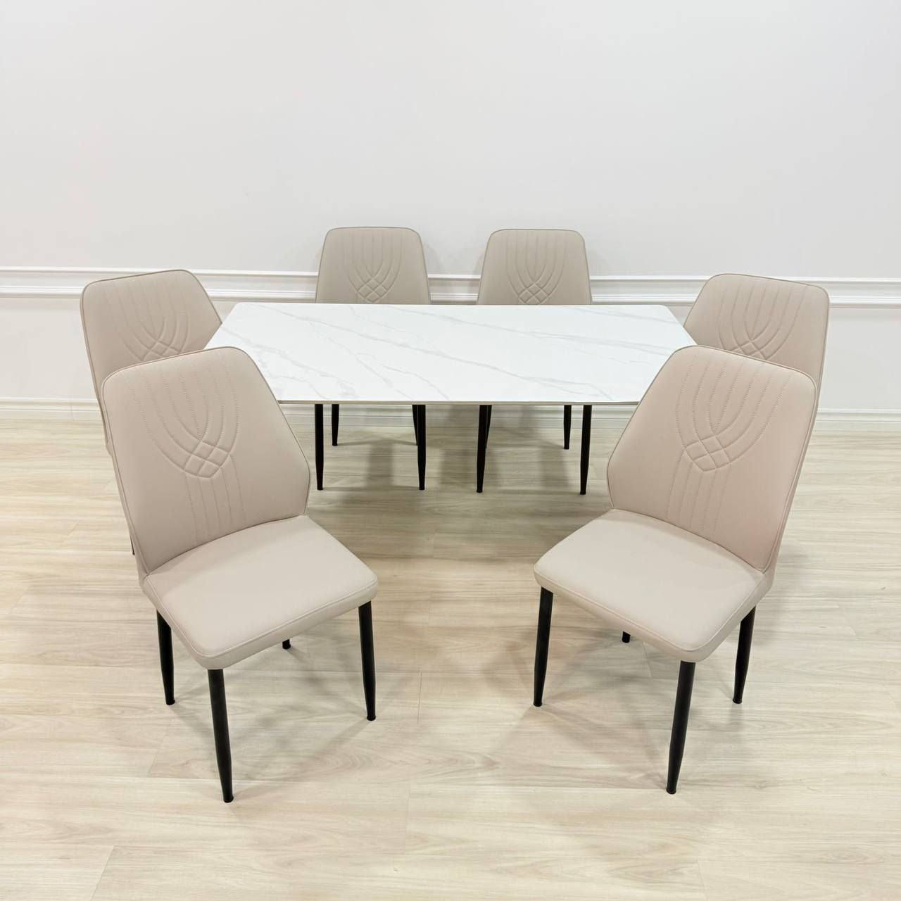 #ميز طعام 6 كرسي رجل حديد سطح رخام مزجج 
#قياس الميز 80*140 سم 

#السعر 240 الف
#للحجز_او_الاستفسار_مراسلتنا_دايركت📩 
#متوفر_توصيل_لكافه_محافضات_العراق🚚
#كلشي_جديد_بجديد_


**إذا كنت صاحب هذا الإعلان وتريد حذفه لأي سبب، رجاءا أرسل رسالة إلى الدعم الفني**