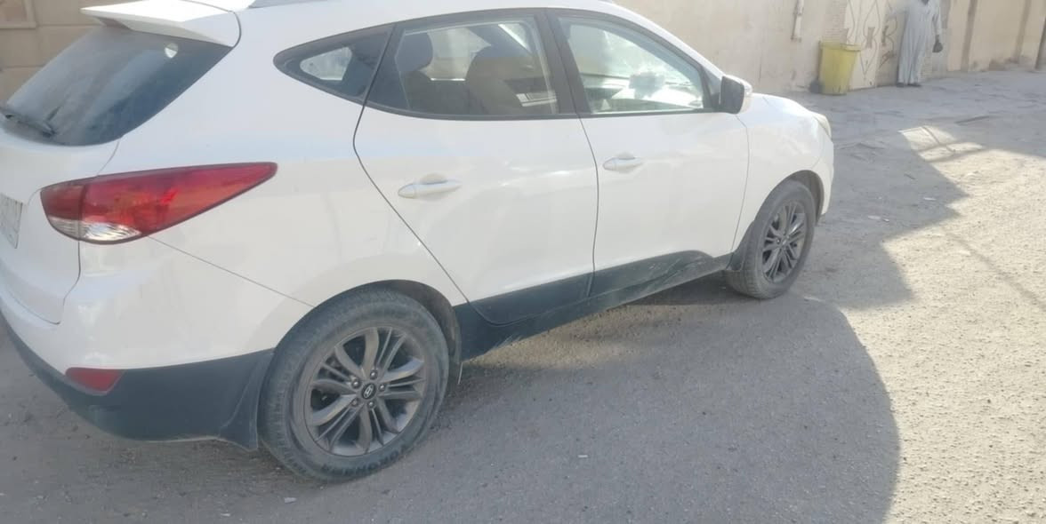 توسان للبيع موديل ٢٠١٥ نجف بأسمي بيهه بارد خفيف بالجاملغ الامامي اليمنى فقط 
السعر ١٥٨ 
***********
