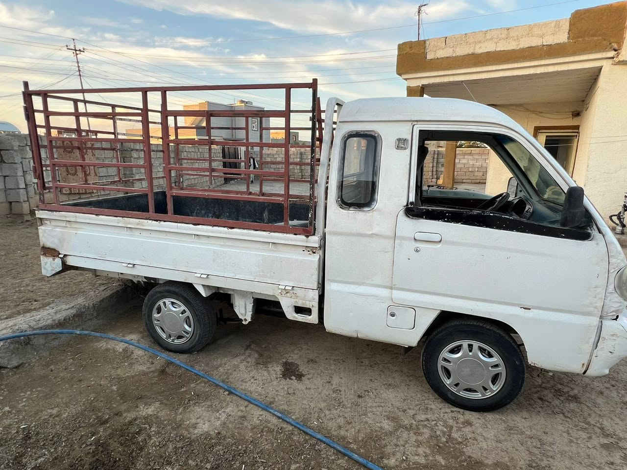 السلام عليكم
فاو قماره وربع 
محرك كير صدر شرط 
أوراق كامله 
#السعر 14وبيها مجال قليل 
العنوان قريه شكرا 
رقم الموبايل ***********
