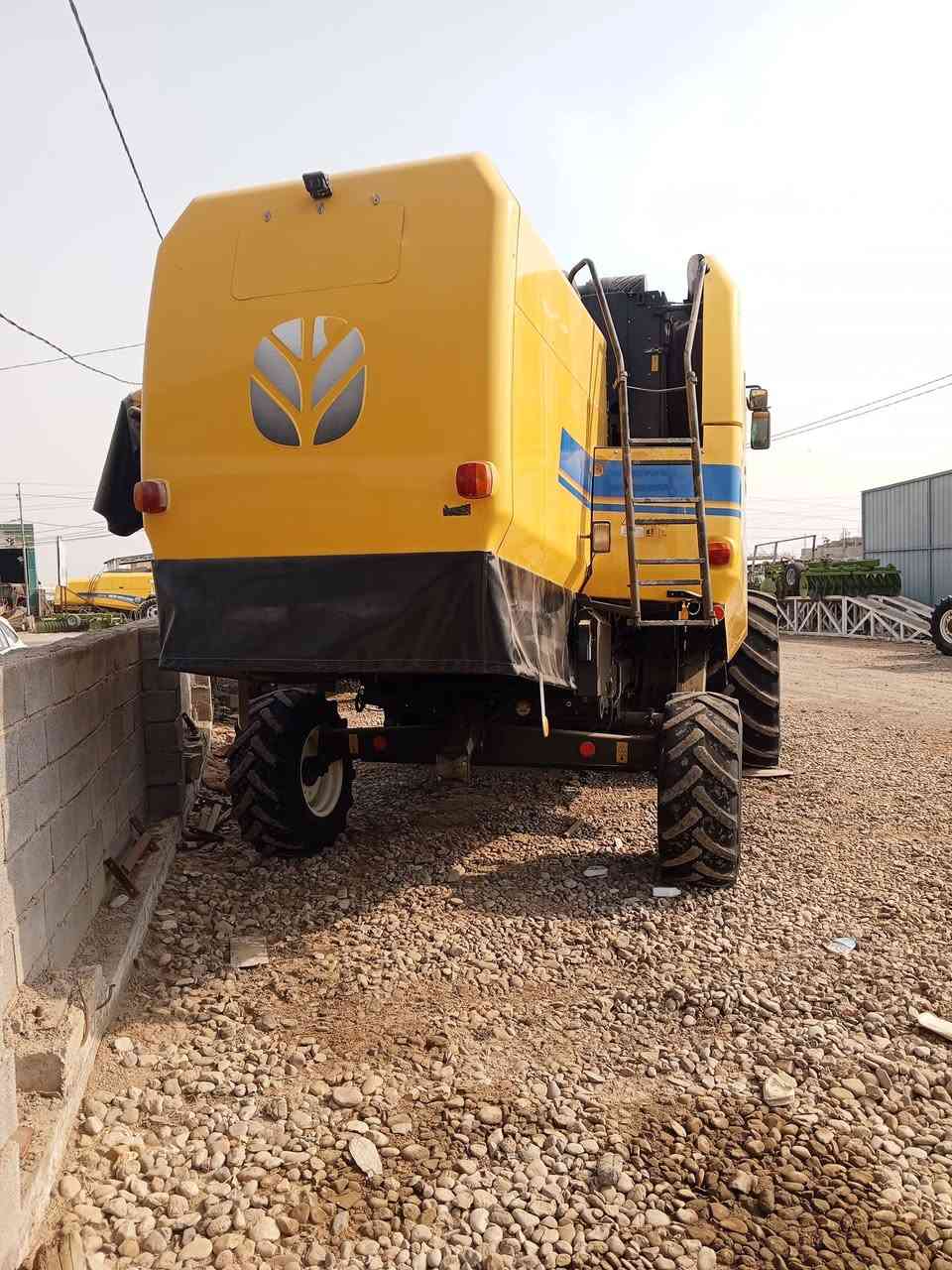 للبيع حاصوده موديل ٢١ /٥ بلام دبل درام عاده ٢٢٠٠/حجم ٥٠/٧٠ / ***********
