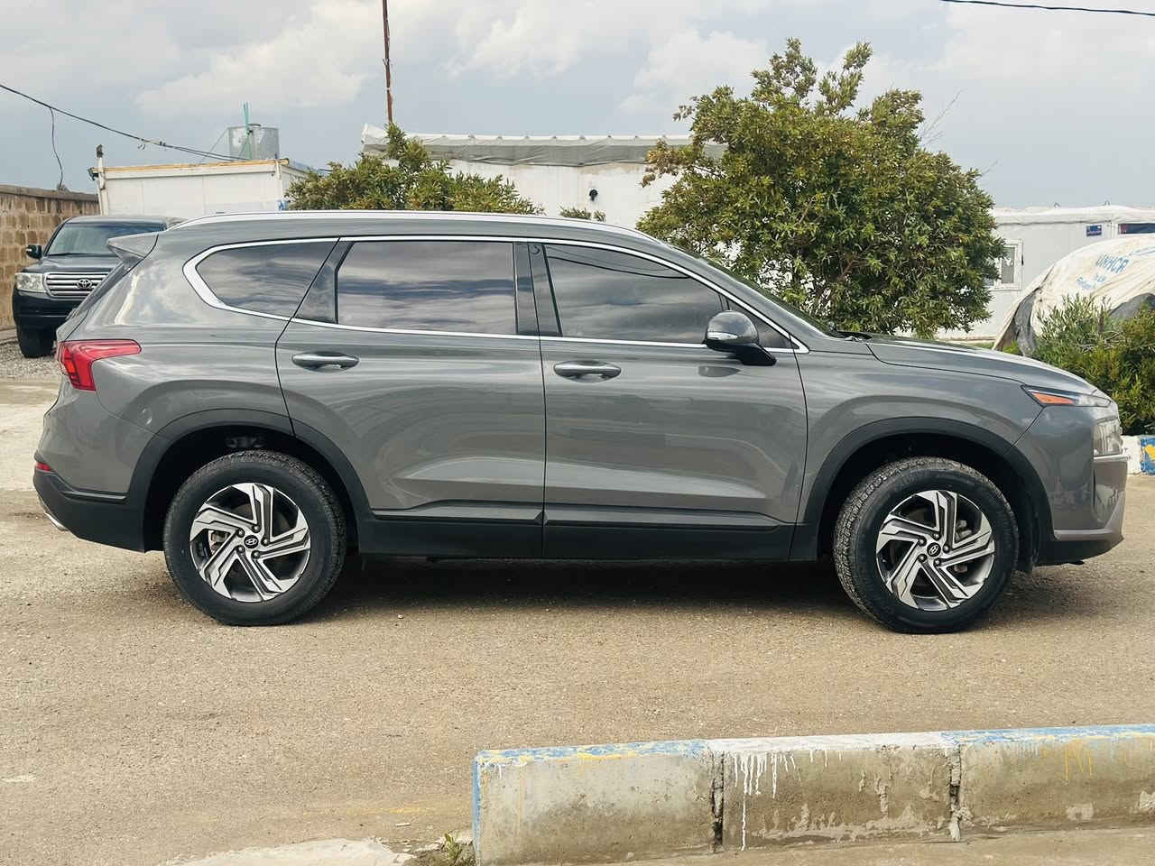 السلام عليكم جديد بمعى الكلمة صور الحادث بل منشور
سنتافيه موديل 2023 
 المواصفات  هاترك
بصمه تشغيل+ ابواب
كشن كهرباء
كشنات مخمل 
اشاير مري 
جنطه كهرباء 
محرك ٢٥٠٠ gdi
سايد بريك بصمه 
رادارات جانبيه + اماميه + خلفيه 
بريك توقف ذاتي عند الاقتراب 
مانع انحدار 
٤ انظمه قياده 
اوتو هولد 
شاشه ابل كار بلي الحجم الكبير
تشغيل عن بعد
وباقي المواصفات المعروفه حادثها   
بدون ايرباك
السعر 225
***********
